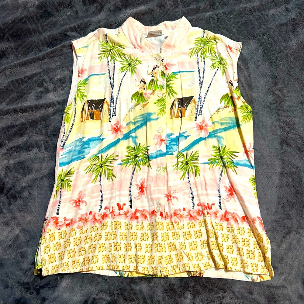 Aloha shirt/ hawaiian shirt